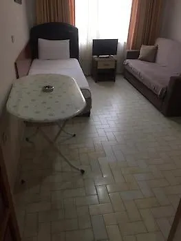 Defne & Zevkim Hotel apartamentowy Marmaris